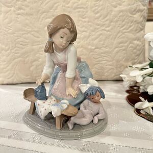 LLADRO My Chores Girl #5782‎ Ironing Clothes With Doll Vintage 1997